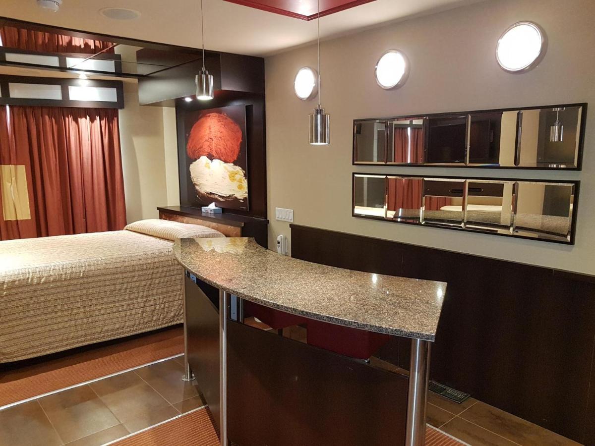 מונטריאול Le Chabrol Hotel & Suites מראה חיצוני תמונה