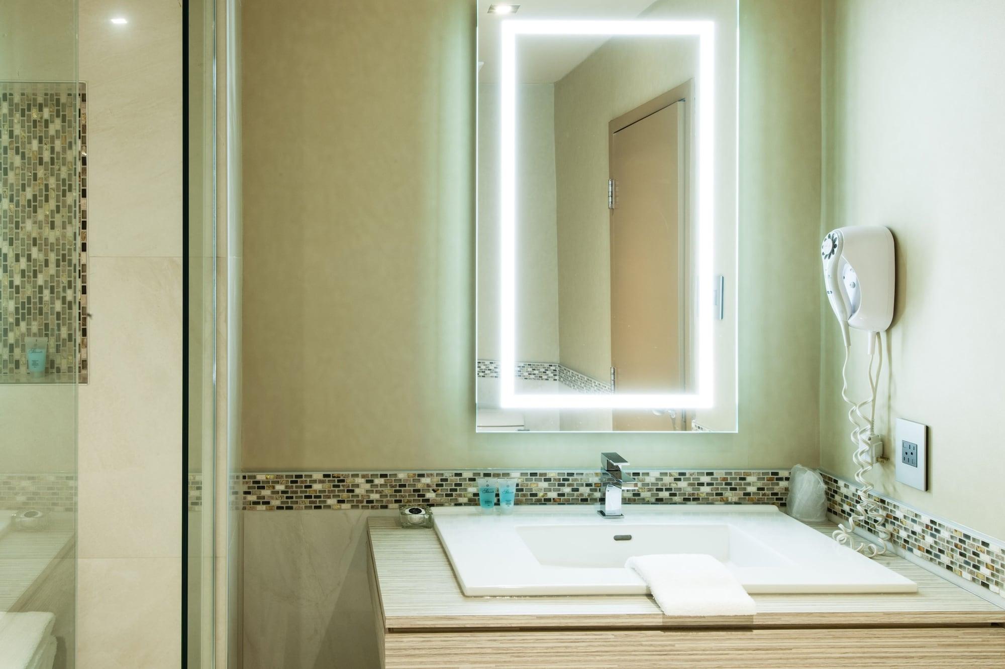 מונטריאול Le Chabrol Hotel & Suites מראה חיצוני תמונה