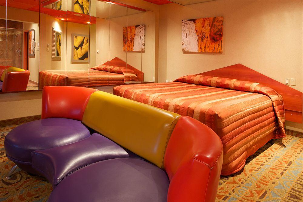 מונטריאול Le Chabrol Hotel & Suites מראה חיצוני תמונה